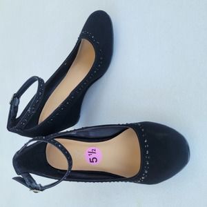 NEW Me Too Mickey1 Wedge Shoes Size 5.5M